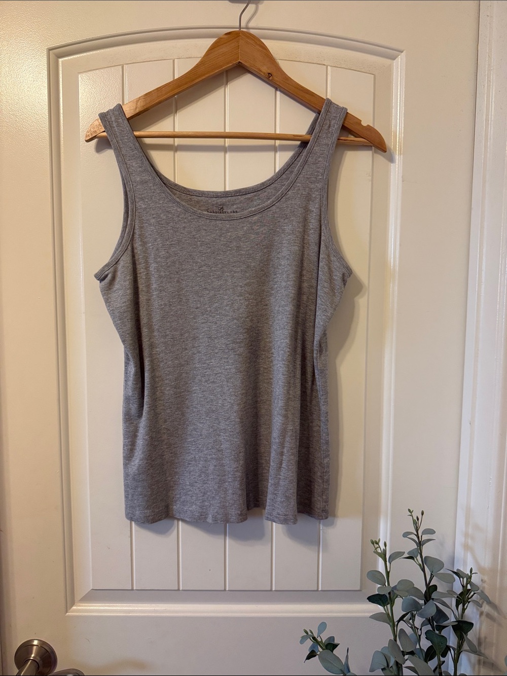 Bobbie Brooks Gray Scoop Neck Tank Top